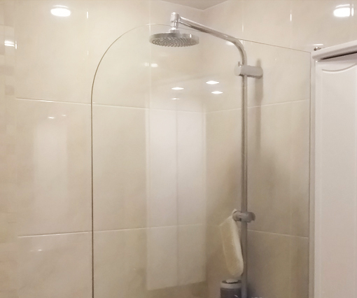 Шторка на ванну GuteWetter Lux Pearl GV-601 правая 50 см стекло бесцветное, профиль матовый хром