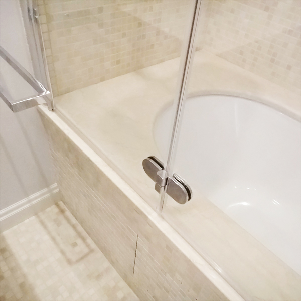 Шторка на ванну GuteWetter Lux Pearl GV-102 левая 100 см стекло бесцветное, профиль матовый хром