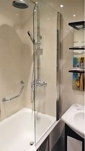 Шторка на ванну GuteWetter Lux Pearl GV-601 правая 70 см стекло бесцветное, профиль матовый хром